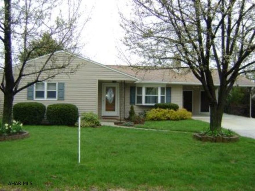 Mint condition 3 bedroom ranch home in Highland Park.  New concrete driveway adds to the appeal of the updated interior.  Beautiful Florida room , enclosed porch and family room make this a great home.  Hardwood floors under new carpet.