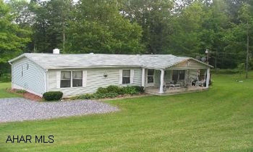Lovely 1987 28x52 Mobile home on 2 acres, 3 bedrooms, 2 Baths, open floor plan.  Private peaceful setting, just minutes from Lake Glendale - location is great!!  This property has Coalport address located in Rosebud. Lovely 1987 28x52 Mobile home on 2 acres, 3 bedrooms, 2 Baths, open floor plan.  Private peaceful setting, just minutes from Lake Glendale - location is great!!  This property has Coalport address located in Rosebud.