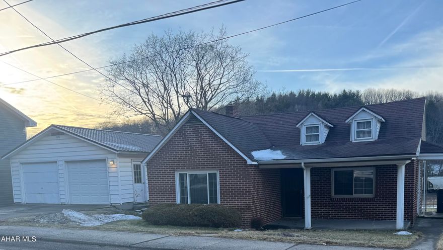 Move right in this three bedroom one bath home!
This home features updated kitchen and bath. Primary bedroom is on the main floor with two additional bedrooms upstairs. This home is charmIng inside!  There is a full basement for additional storage. There is a small bonus room in the basement that would make a great craft room or toy room. The basement also has kitchen cabinets for additional storage. The laundry room is also in the basement with a door leading out to the large back yard.
The large  2 car detached garage is perfect for your car and lots of extra room for gardening supplies and extra storage.