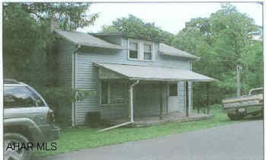 Great starter home!!!  3/4 acre lot! Great starter home!!! 3/4 acre lot!  Bellwood schools and low taxes!