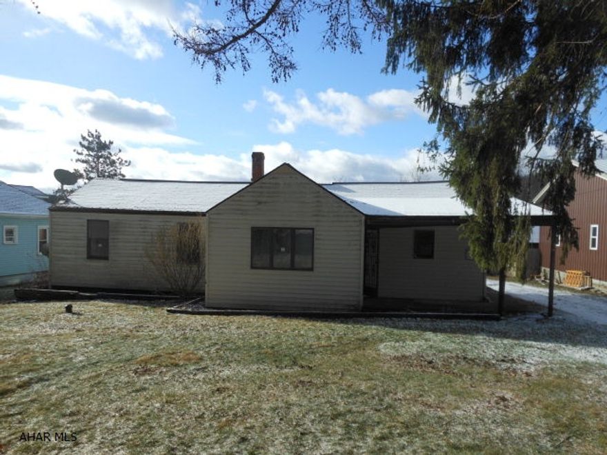 This is a Fannie Mae Homepath property. All room sizes are approximate. Please do not view the home from the left side. There is a dog.