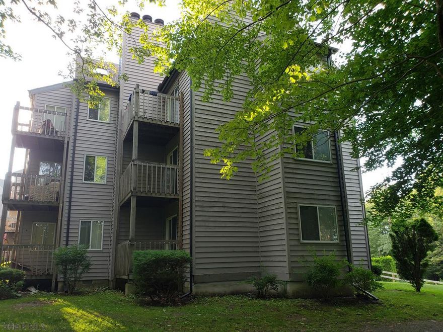 Fully Furnished 2nd-floor studio with alcove bed, electric fireplace & balcony - sleeps 4. Electric system is breakers.  $255/mo HOA dues include:  road & outside maintenance, indoor & outdoor pools, hottubs, + tennis court usage.  4-seasons resort:  Golfing & skiing for a fee.  J-440