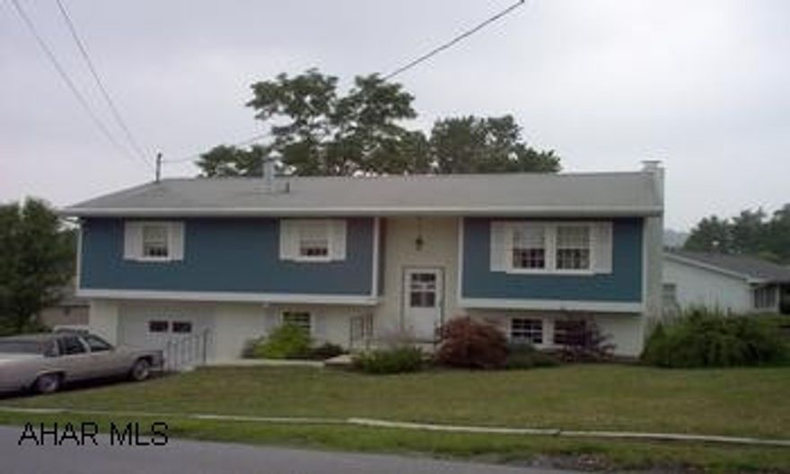 Well Maintained and Up dated Split Entry; on landscaped corner lot; Spacious Family Rm with Fireplace. Home Security System. Great Home on Ruskin Drive, well maintained and updated with large rooms, large family room with fireplace and sliding glass doors off to patio.  Convenient to Stores and Restaurants, yet private and residential.  Easy to Show.