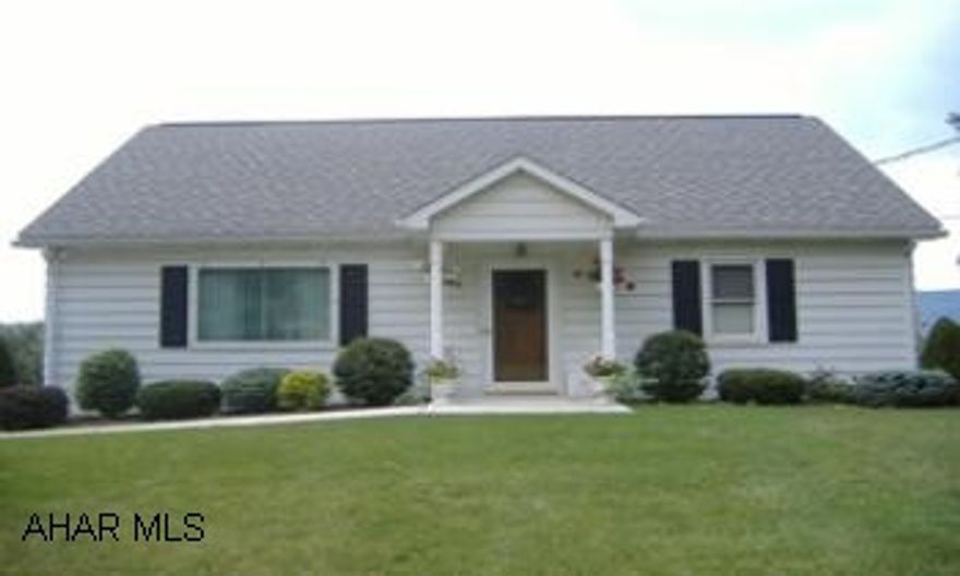 COVE LANE BEHIND COLDWELL STOVER /SLICK OFFFICE ON RIGHT SIDE COMFORTABLE CAPE CODE IN THE COVE ON .62 ACRE , 2 BATH , 3 BEDROOM ,LARGE EAT IN KITCHEN ,1 CAR GARAGE,SUNROOM,STORAGE ROOM WITH CEDAR LINED CLOSET.. 5 FRIUT TREES AND A GRAPE ARBOR...THIS LOVELY HOME IS ALSO IS HANDICAP ACCESSIBLE