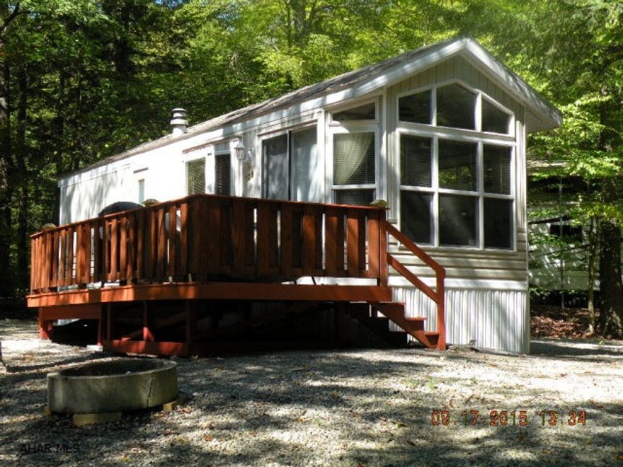 Attractive Brackenridge Park Model, 1 BR, 1 bath. Fully furnished, Immaculate, move-in ready, central air, nice deck & shed. All the amenities of GYR. Minutes from State Park, State game lands & Rock Run ATV trails.