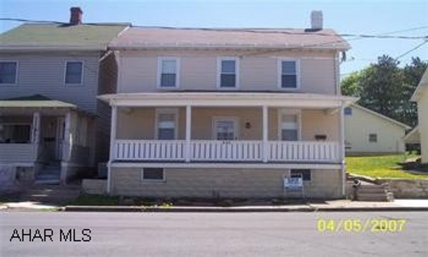 Great starter home in the heart of Bellwood. Newer windows, siding, & central air. Low utilities!  $500 bonus to selling agent if sold by November 30, 2007. Owner wants offer! Great starter home in the heart of Bellwood. Newer windows, siding, & central air. Low utilities!  $500 bonus to selling agent if sold by November 30, 2007. Owner wants offer!