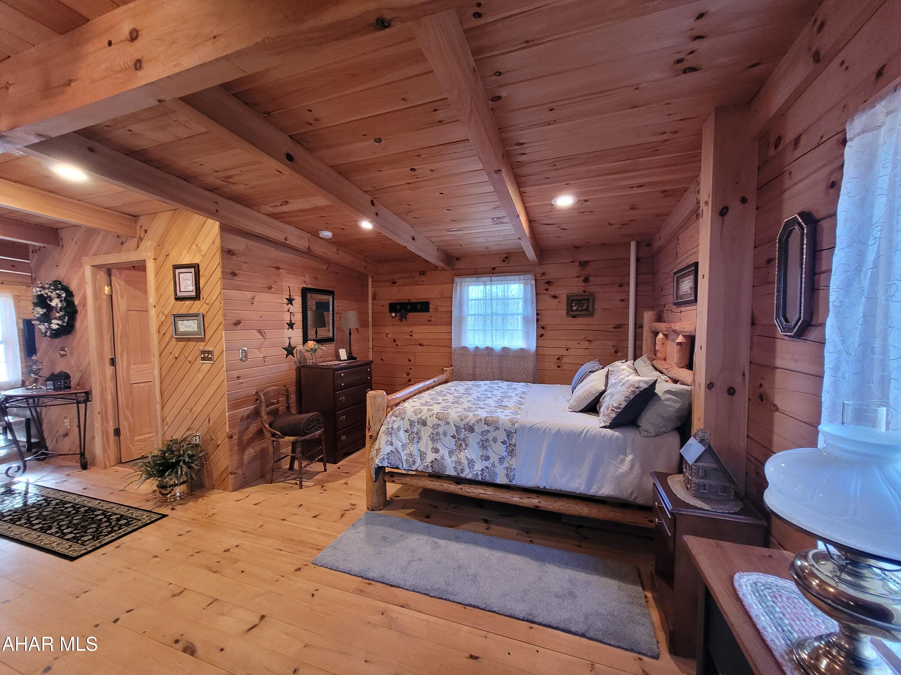 Glendale Yearound - Residential