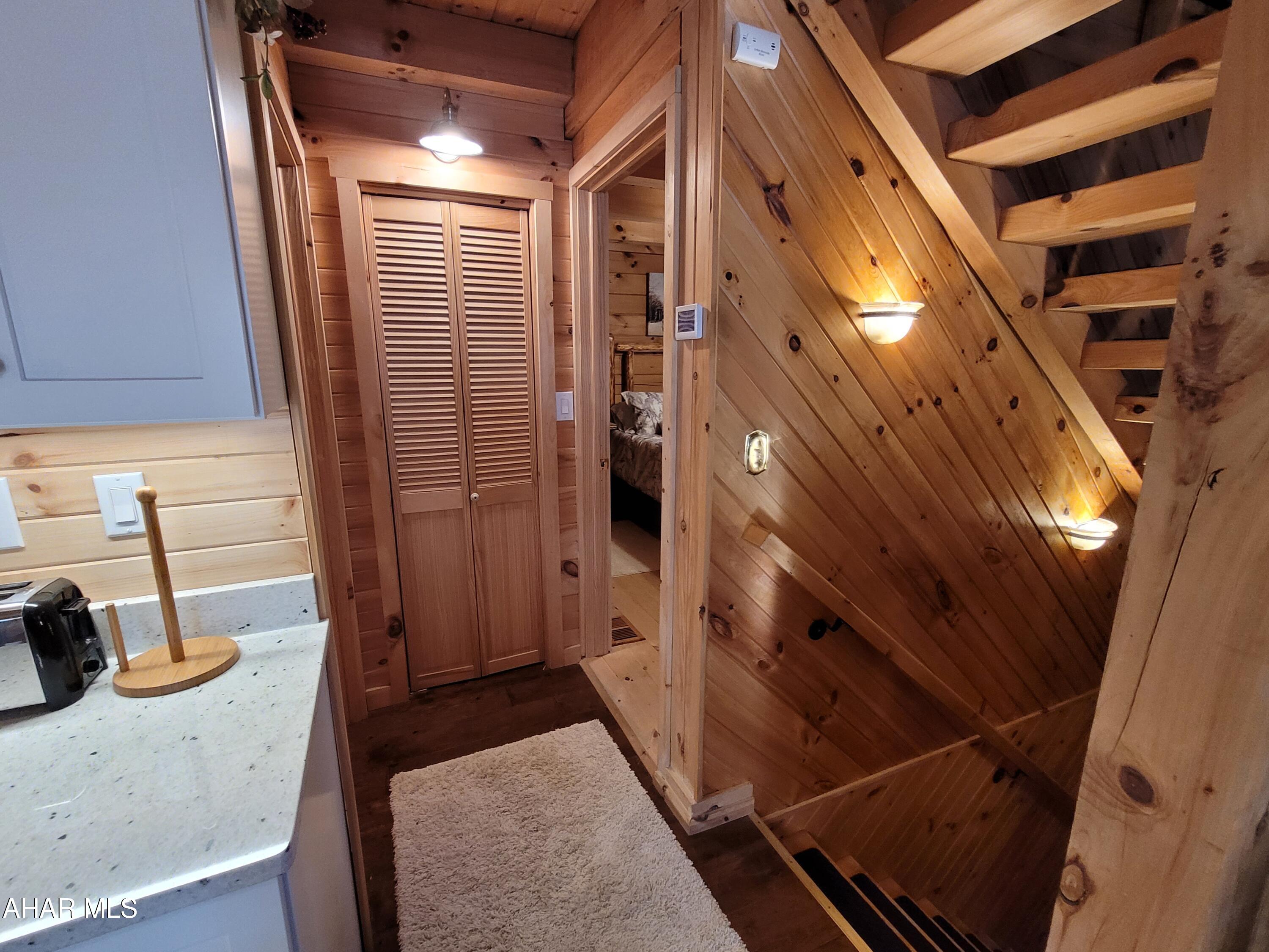 Glendale Yearound - Residential