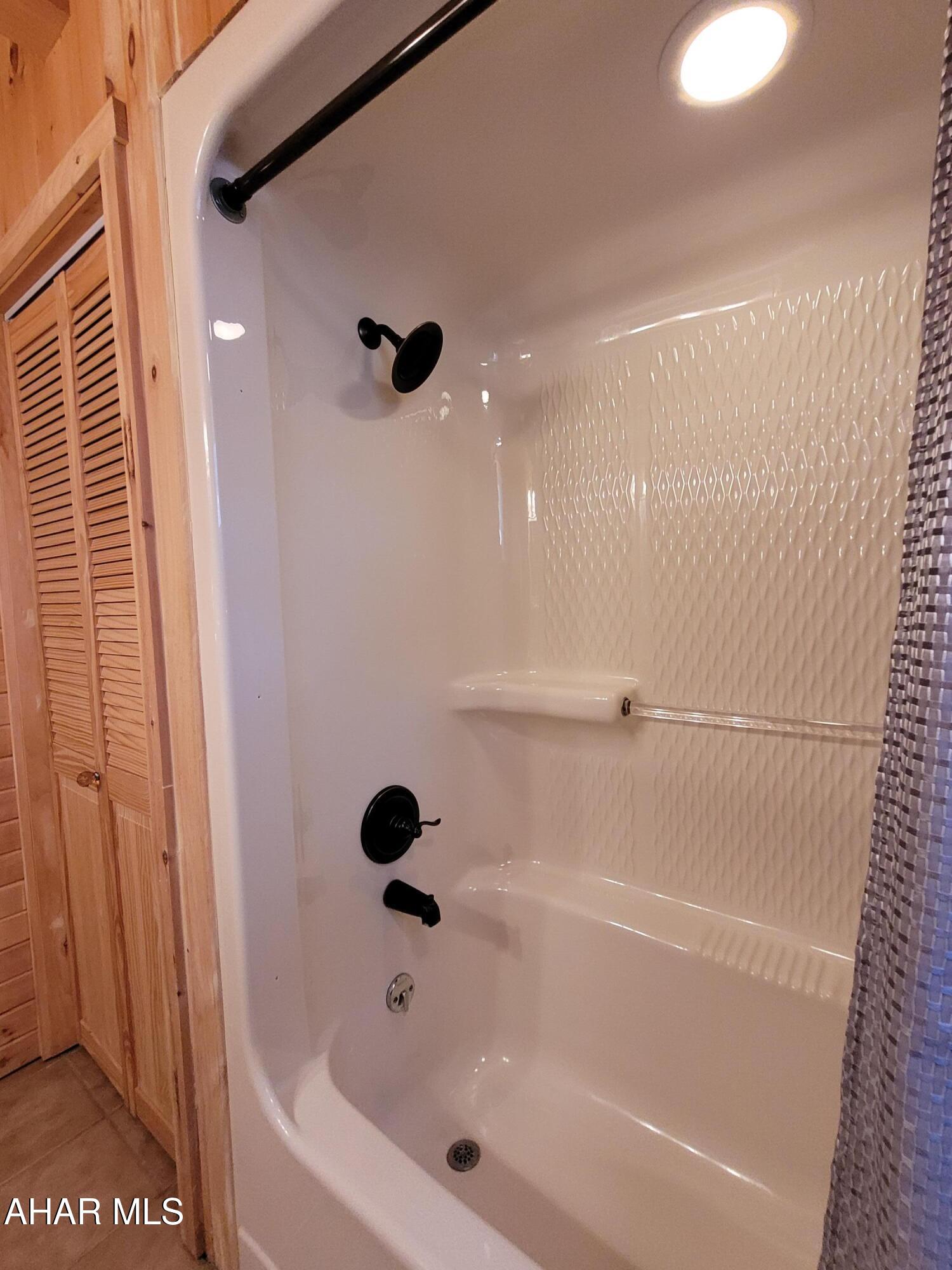 Glendale Yearound - Residential