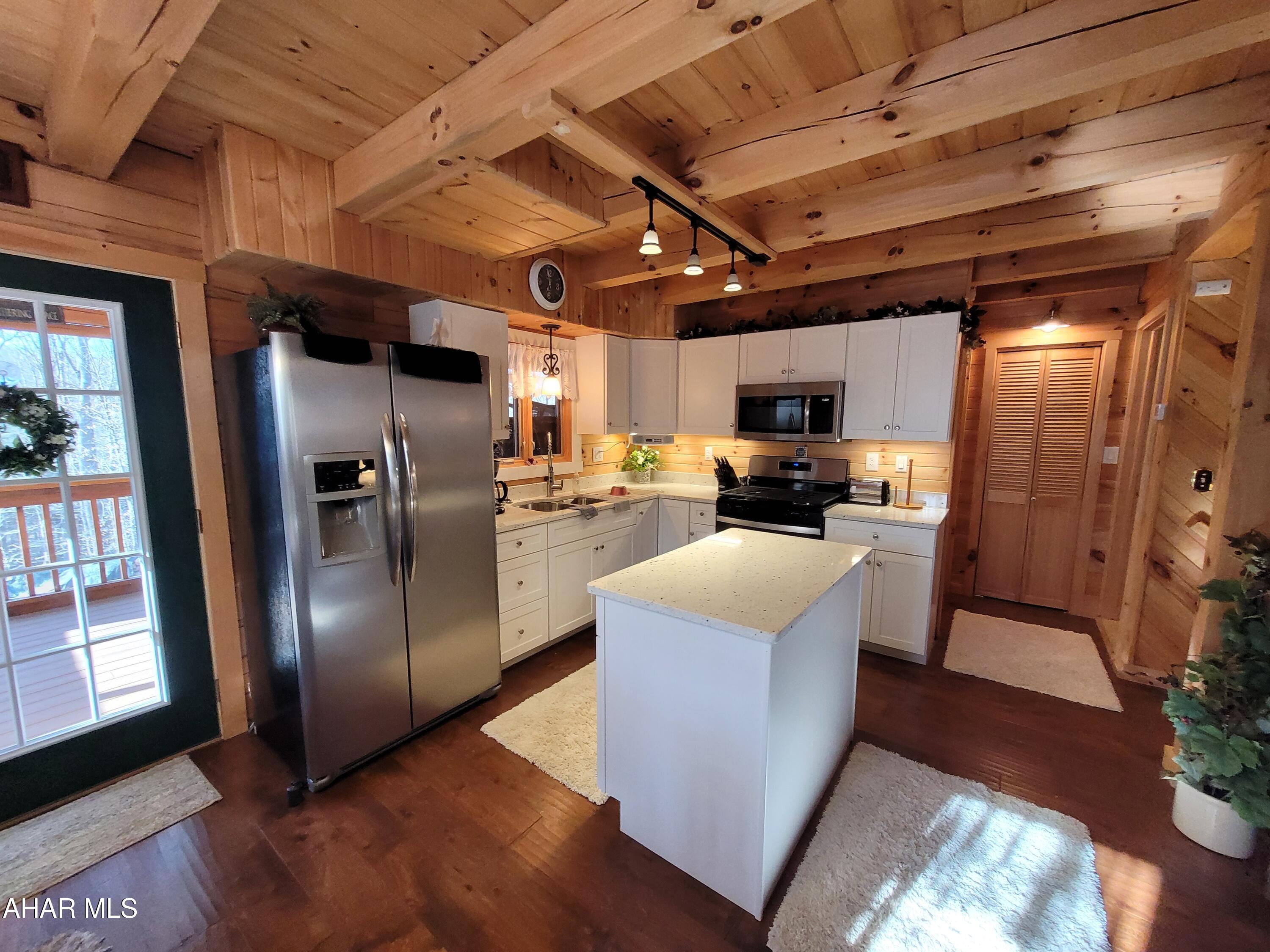 Glendale Yearound - Residential