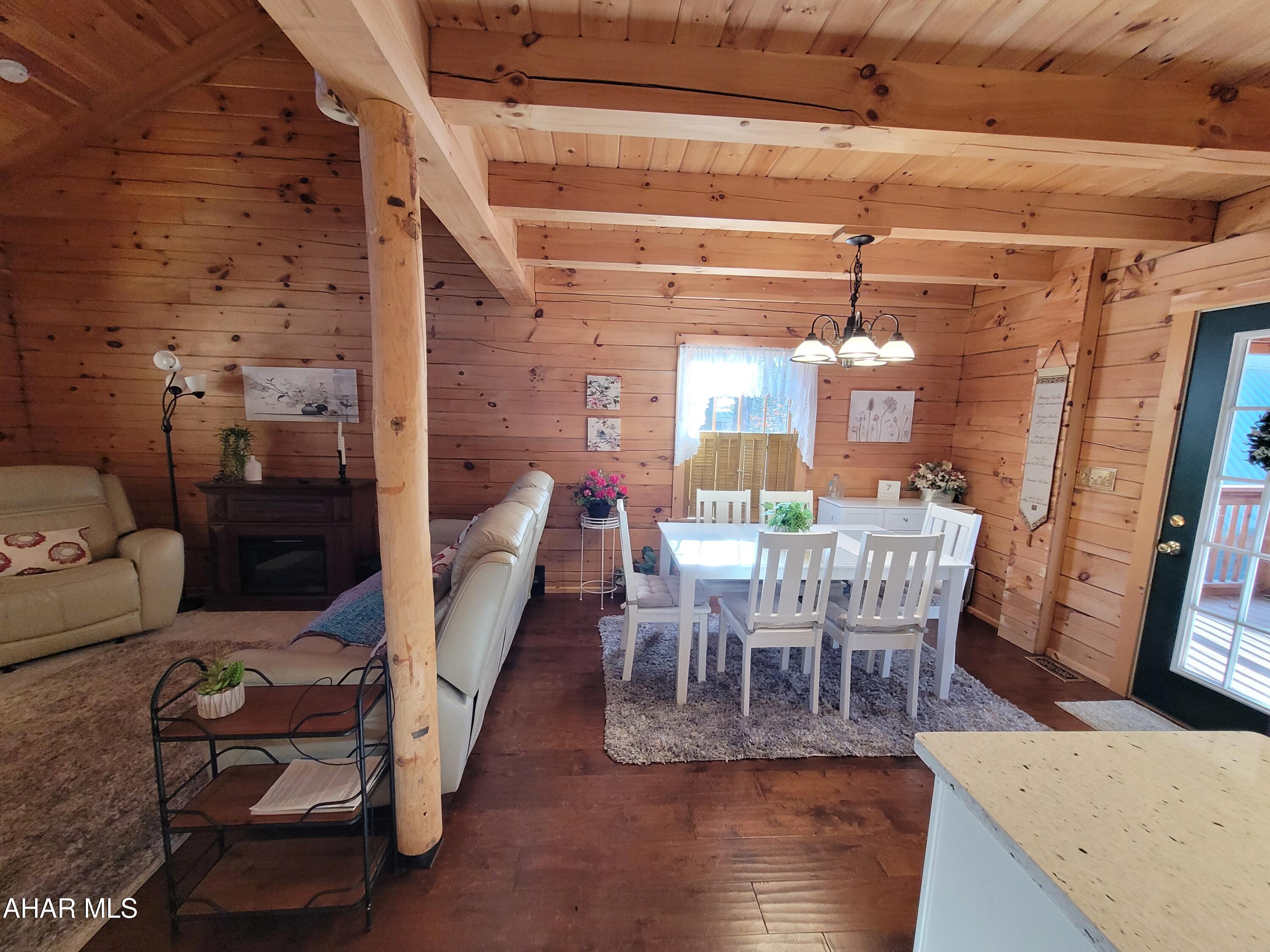 Glendale Yearound - Residential