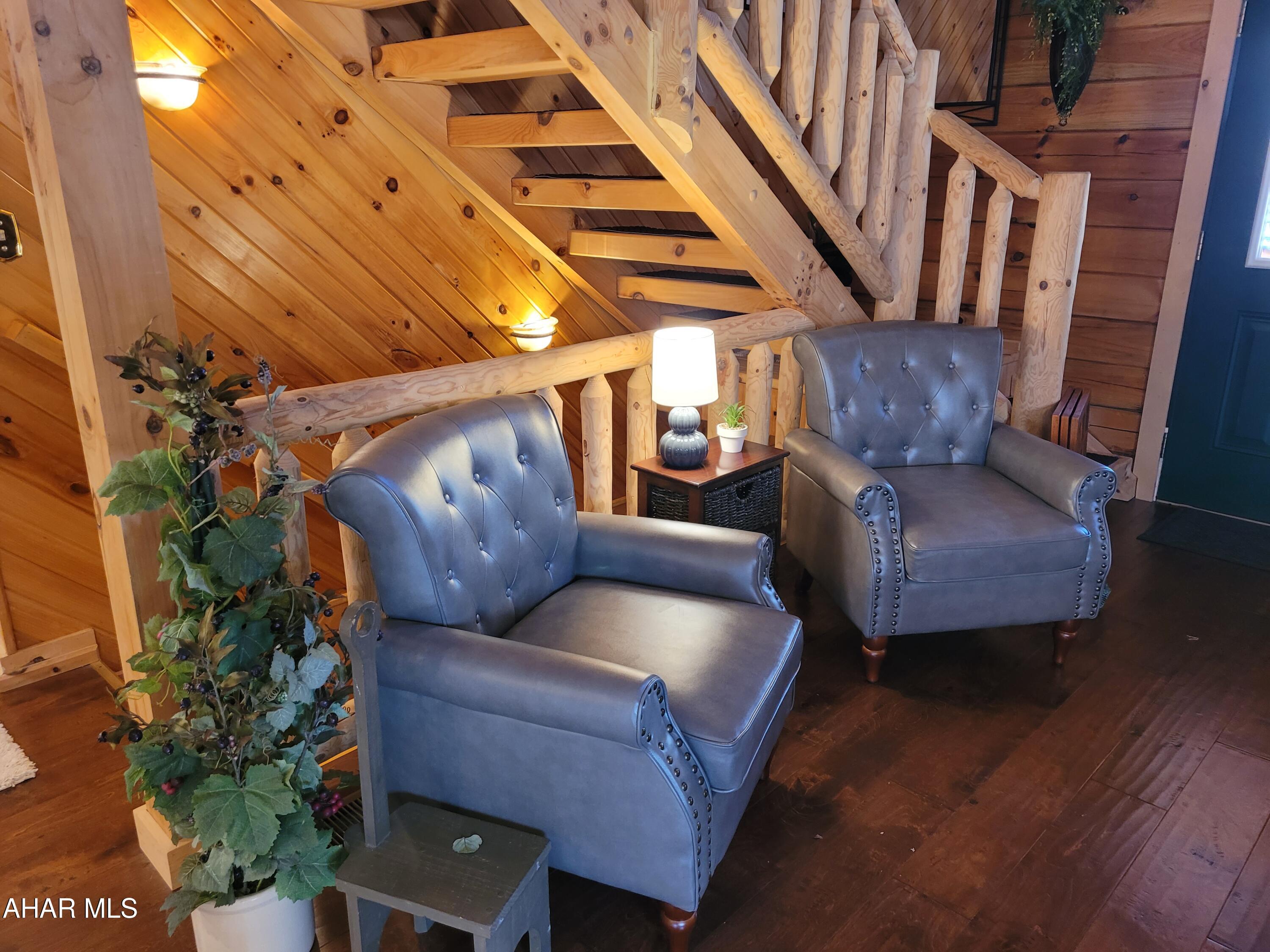 Glendale Yearound - Residential