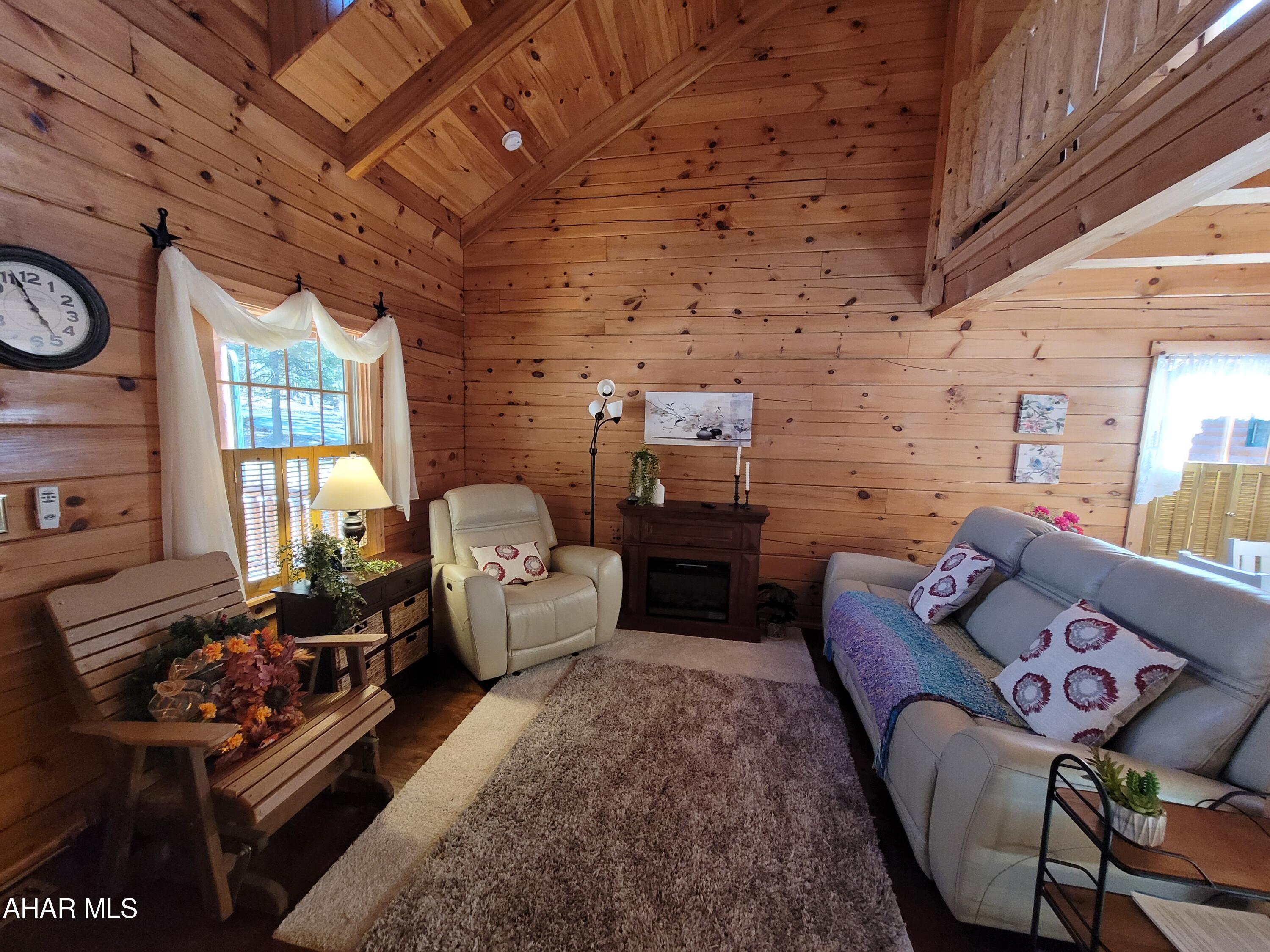 Glendale Yearound - Residential