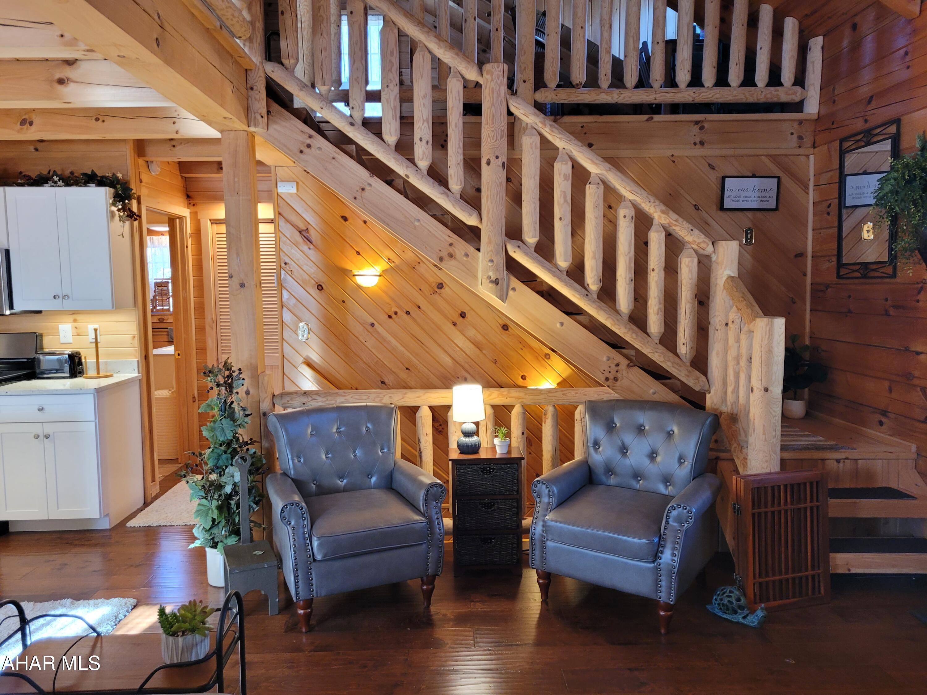 Glendale Yearound - Residential