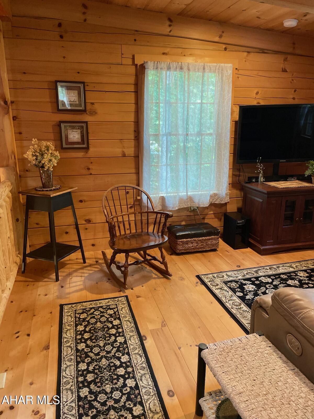 Glendale Yearound - Residential