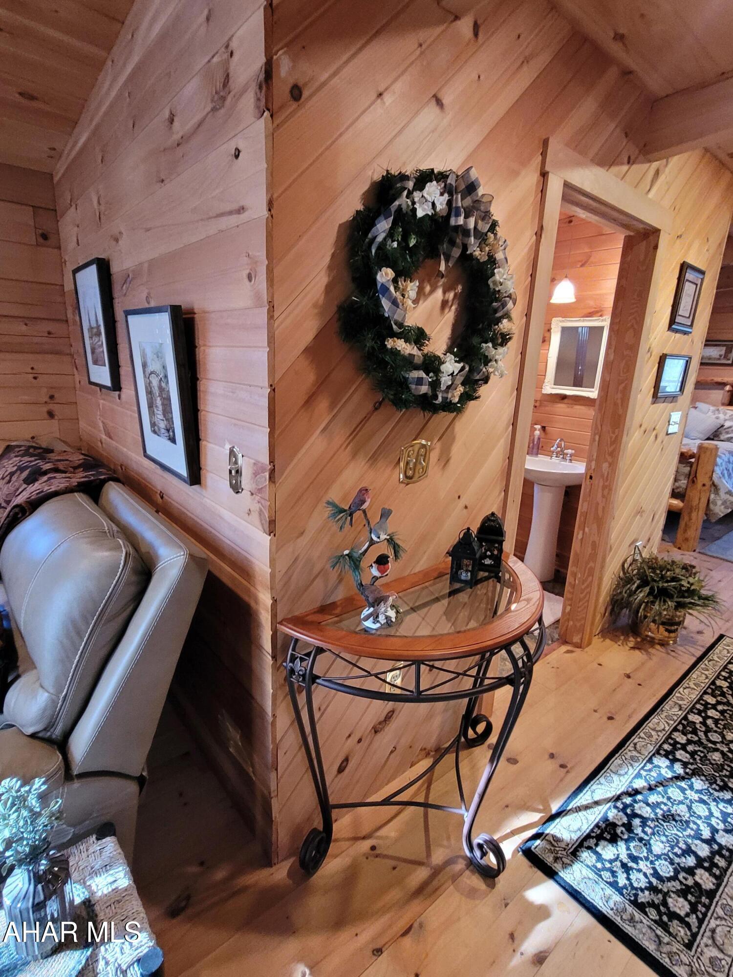 Glendale Yearound - Residential