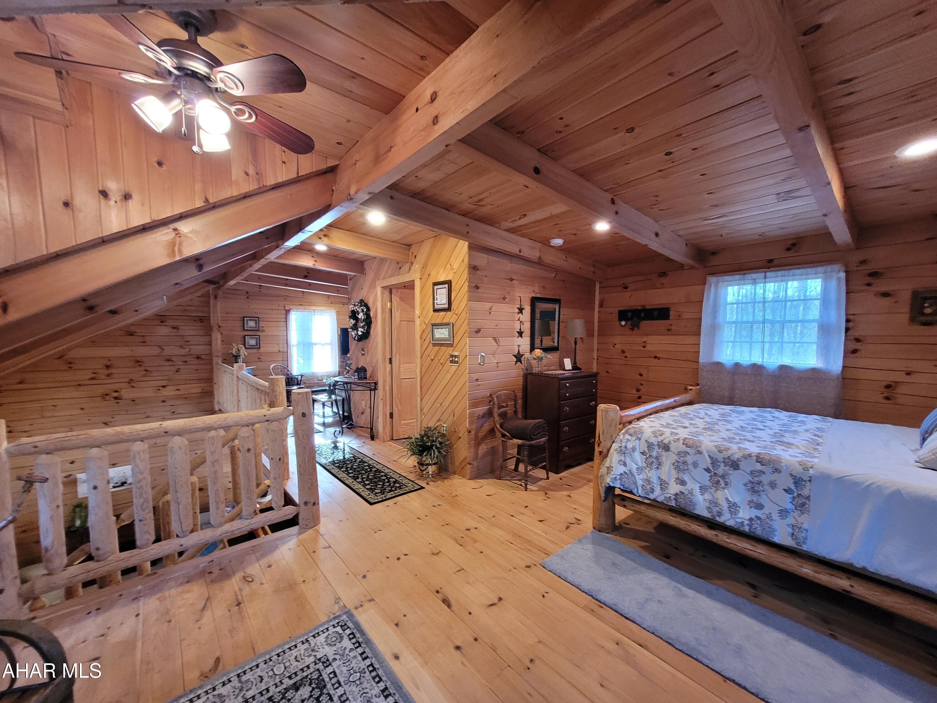 Glendale Yearound - Residential