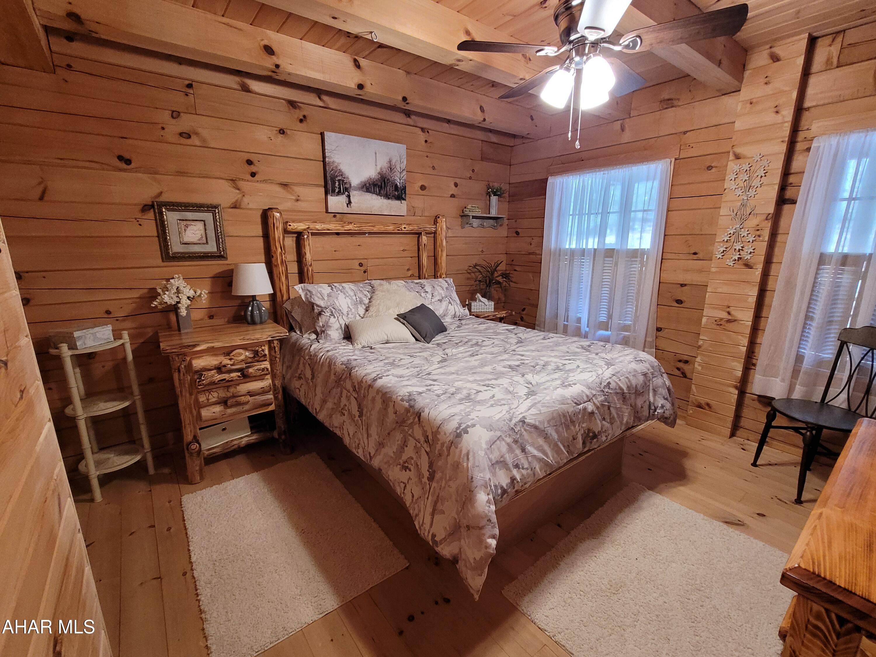 Glendale Yearound - Residential