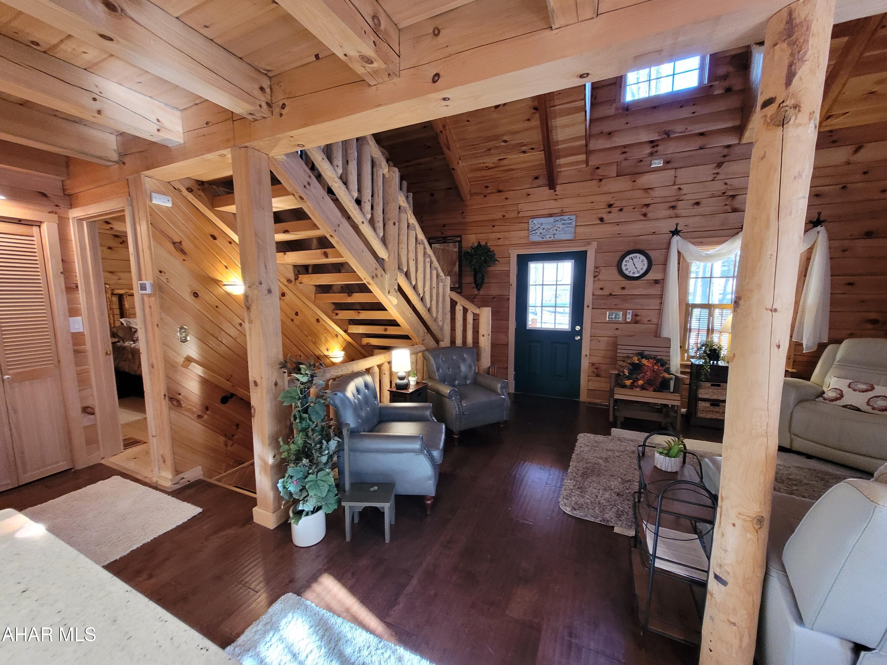 Glendale Yearound - Residential