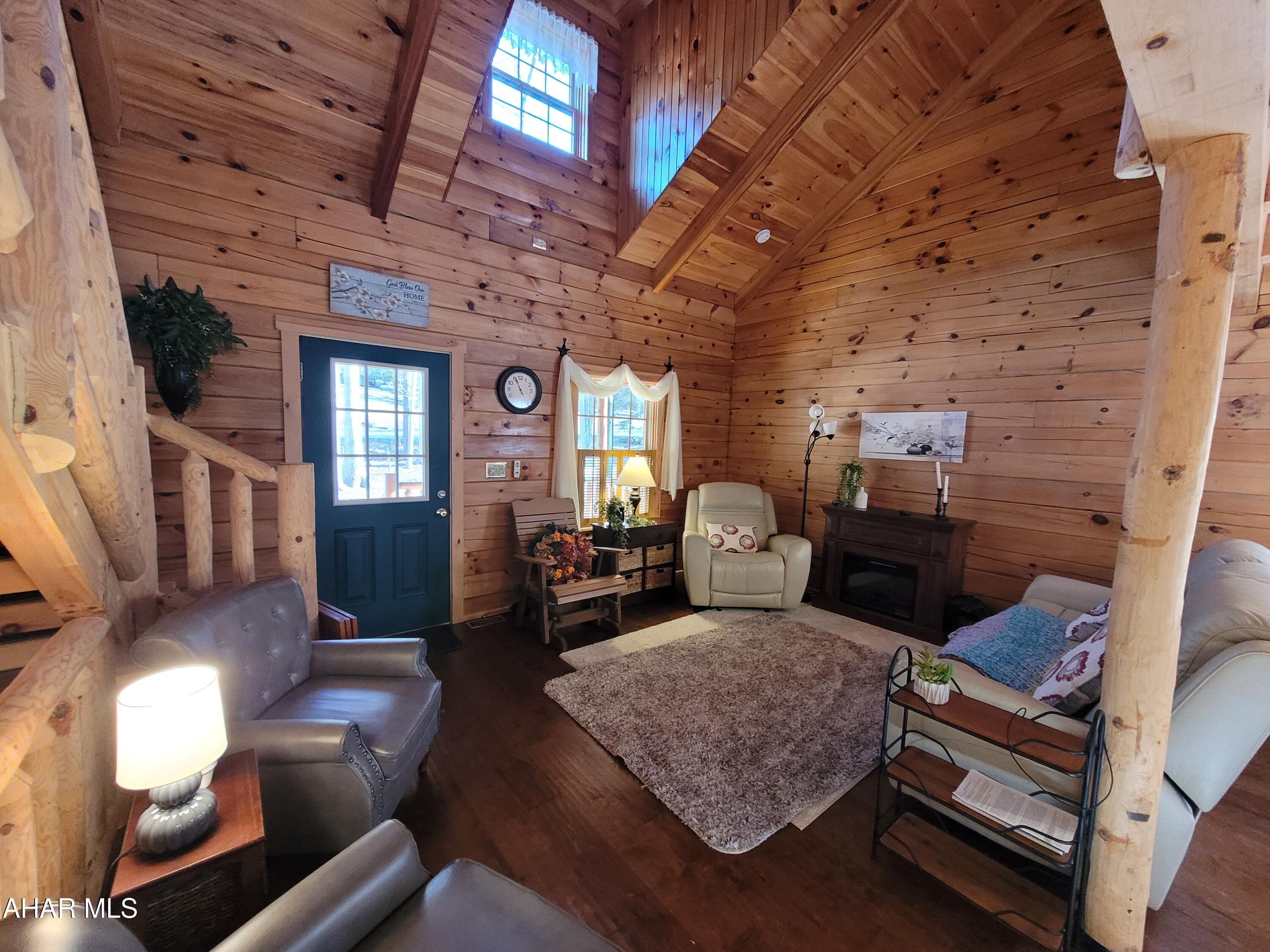 Glendale Yearound - Residential