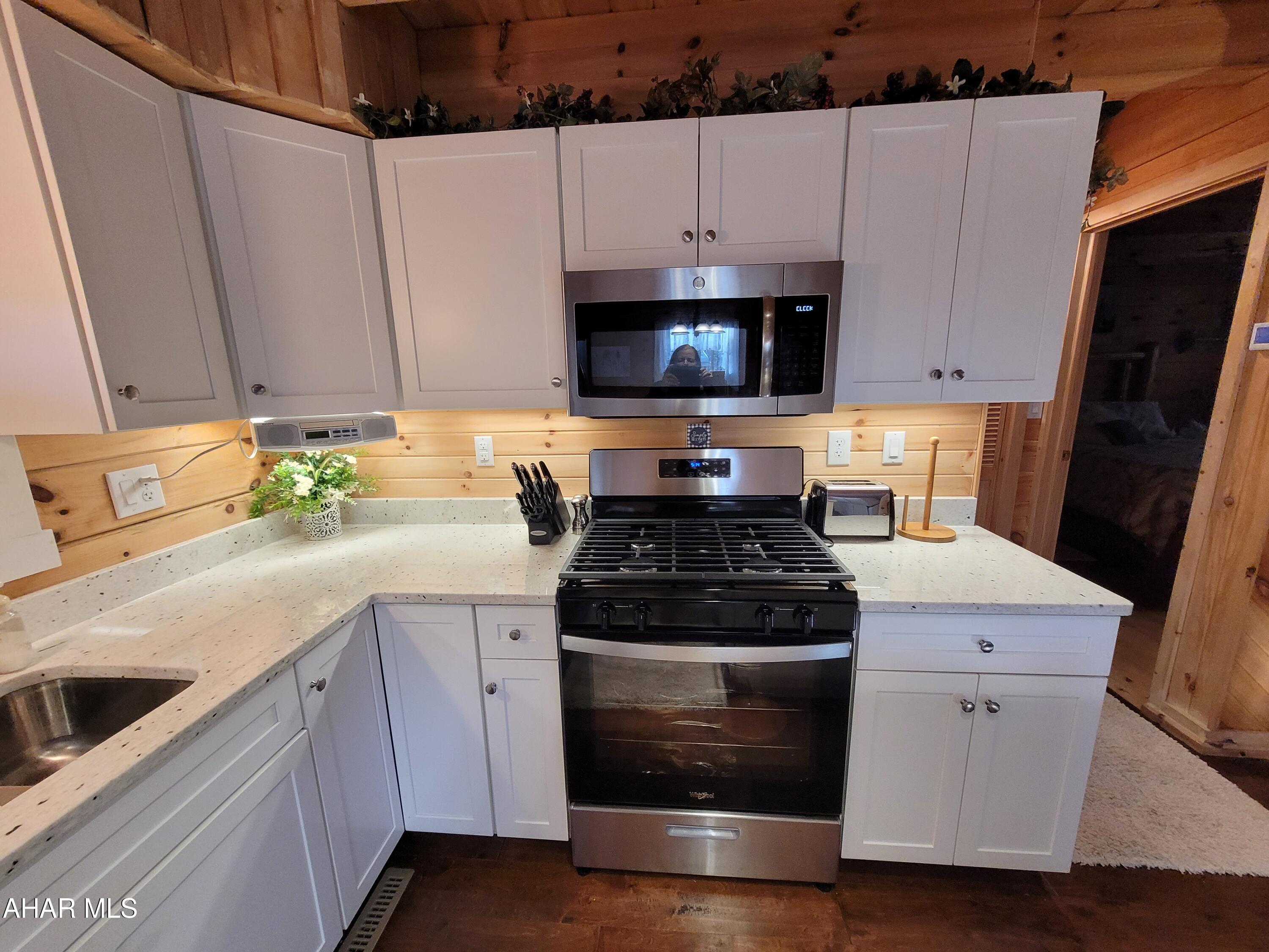 Glendale Yearound - Residential