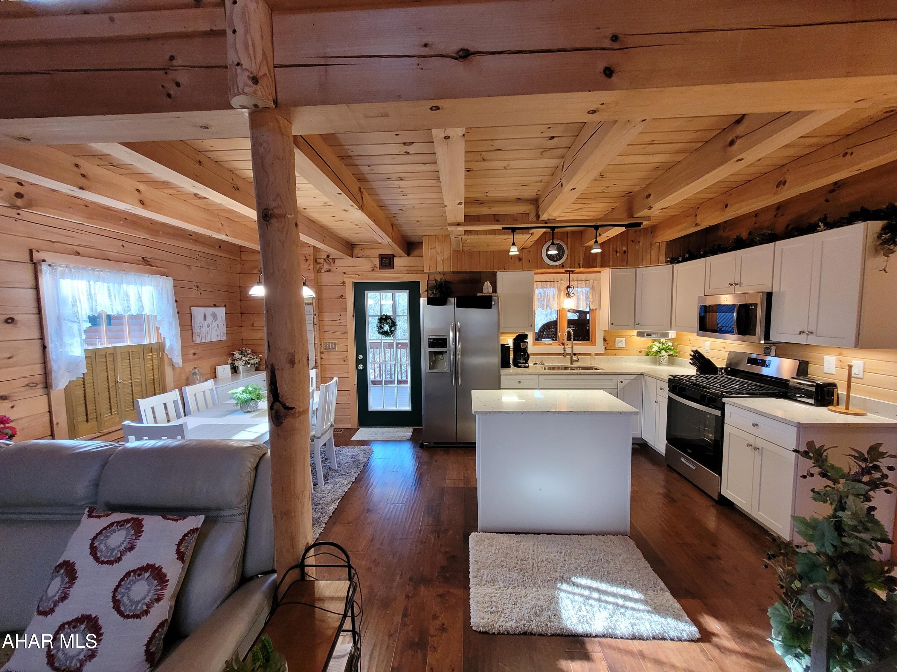 Glendale Yearound - Residential