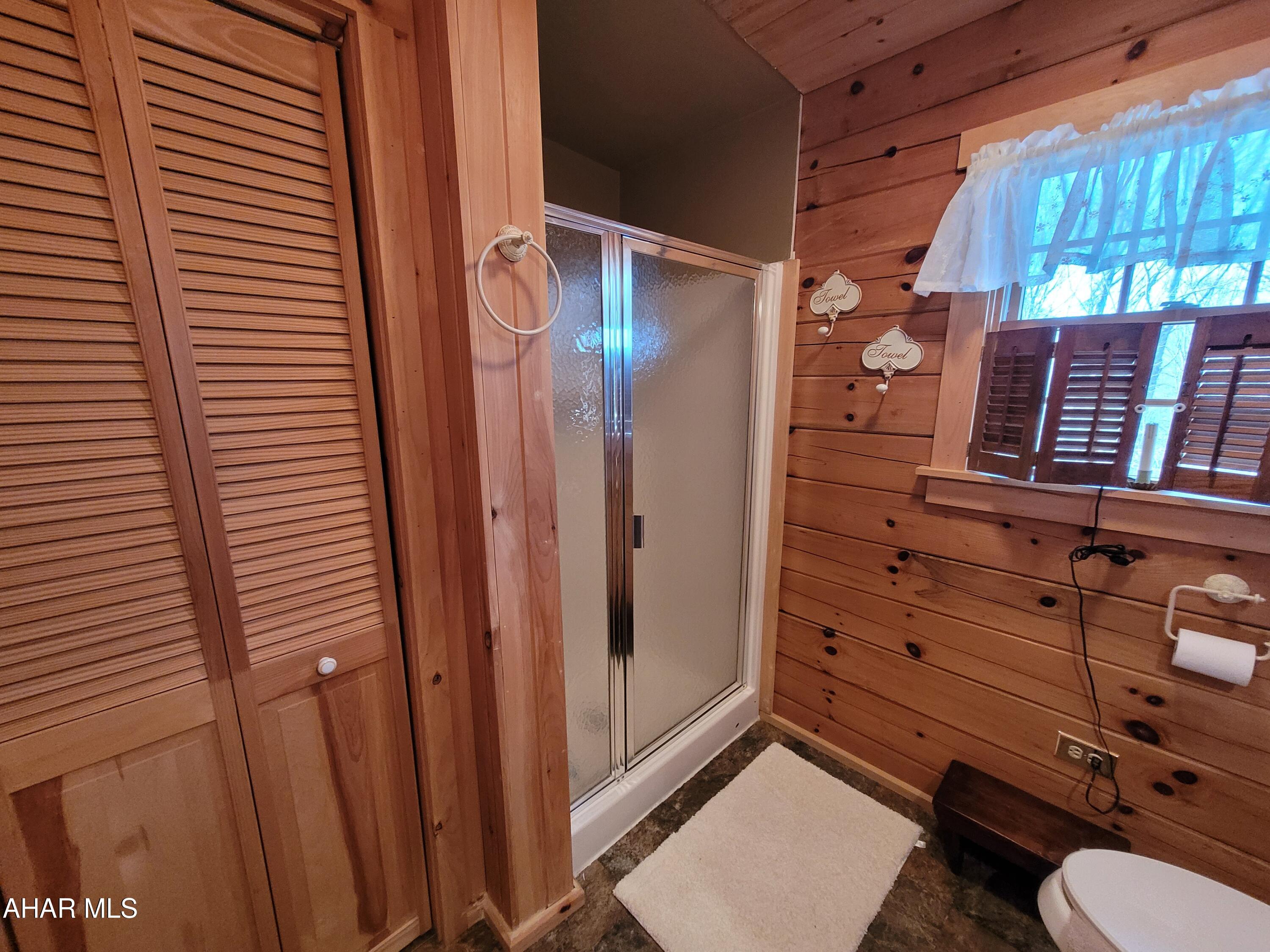 Glendale Yearound - Residential