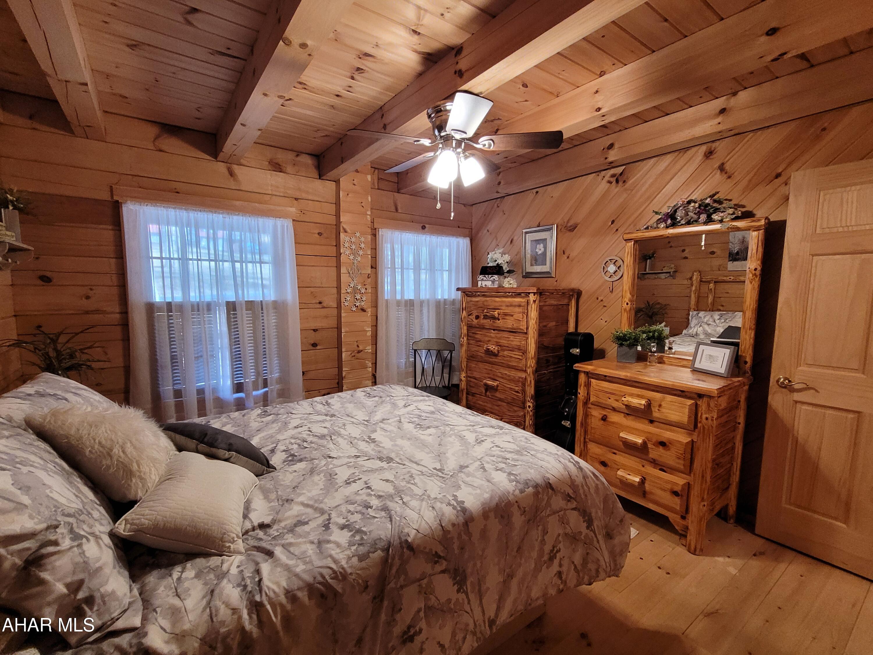 Glendale Yearound - Residential