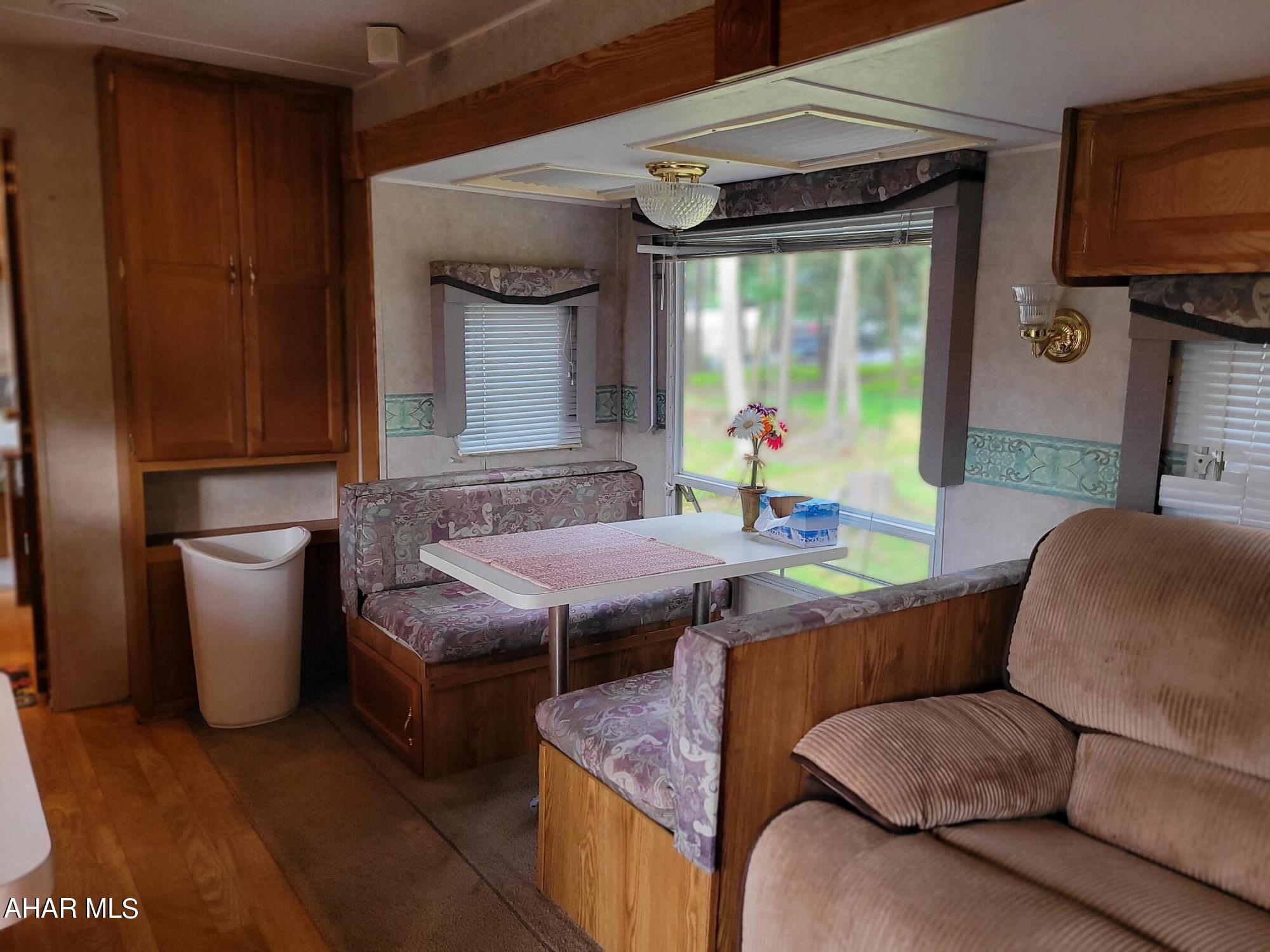 Glendale Yearound - Residential