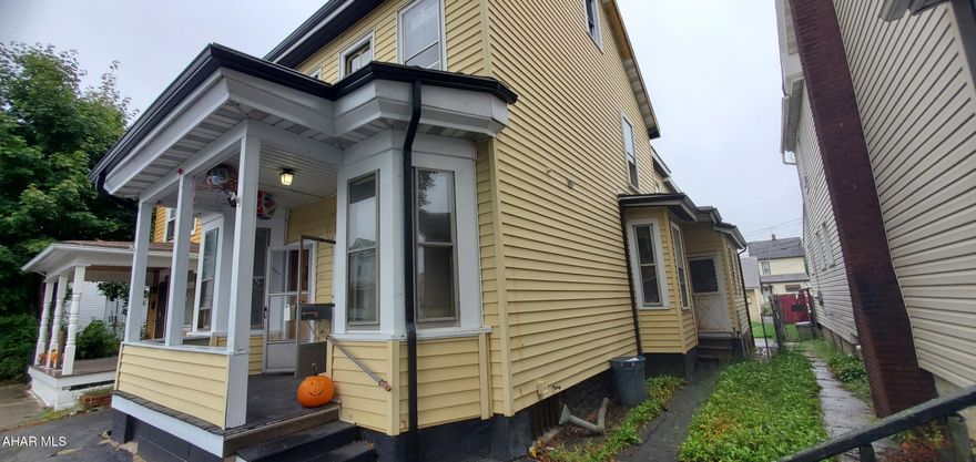 DUPLEX!!! Live in 1 side while other side pays the bills! Unit 1 occupied, Unit 2 handyman special! Good bones, New metal roof, large 2/3 car garage also could be rented. Money maker! MOTIVATED!