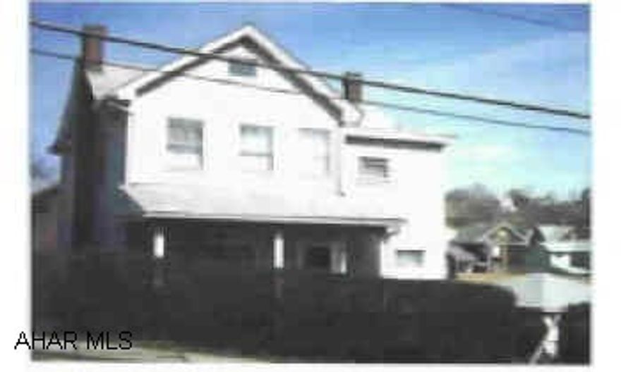 Nice corner property in nice neighbrohood, newly carpeted throughout. 2-car garage, 3 bedrooms, double lot and more! Nice corner property in nice neighbrohood, newly carpeted throughout. 2-car garage, 3 bedrooms, double lot and more!  Electric system - 100 amp