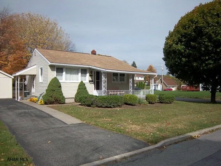 Cute 2 bedroom, 1 bath home in Altoona. Perfect for the couple just starting out or for someone looking to downsize. Larger yard with room for expansion. Close to campus for evening walks and entertainment. Come see what this home has to offer.