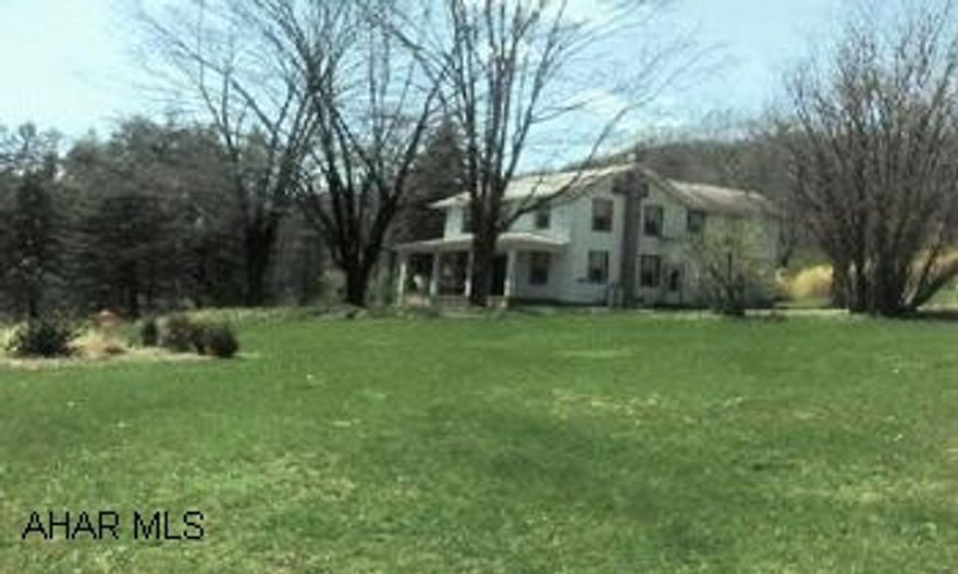 SECLUDED WOODED SETTING W/LARGE OPEN YARD! OLDER 4BR FARM HOUSE ON 15+ ACRES! ALL APPLIANCES STAY, SHED. ACREAGE IS CLEAN & GREEN. PERFECT FOR HORSES. SECLUDED WOODED SETTING W/LARGE OPEN YARD! OLDER 4BR FARM HOUSE ON 15+ ACRES! ALL APPLIANCES STAY, SHED. ACREAGE IS CLEAN & GREEN. PERFECT FOR HORSES.