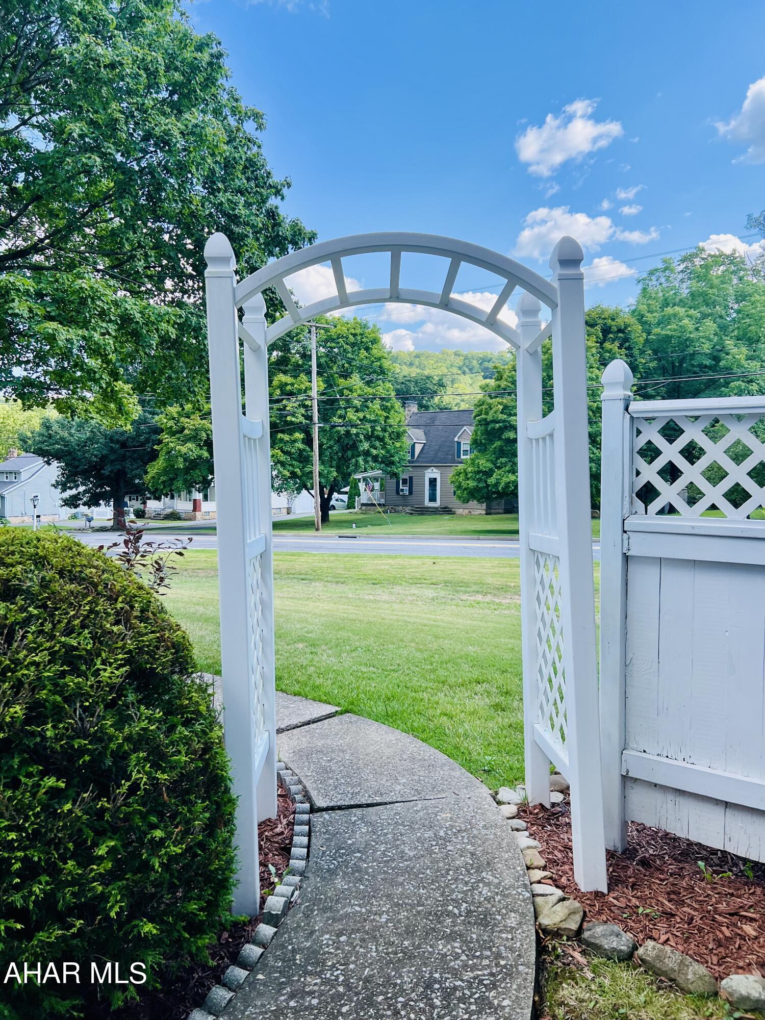 Juniata Gap - Residential