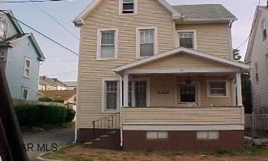 New spouting, vinyl siding, 100 AMP electric, furnace, & windows. Nice Home.  Home is Section 8 approved. Rents for $450 + Utilities. Tenant lease is up in December. Owner will look at all offers. New spouting, vinyl siding, 100 amp electric, furnace & windows. Nice home.  Home is Section 8 approved.  Rents for $450 + utilities.  Tenants lease is up in December.Owner will look at all offers.