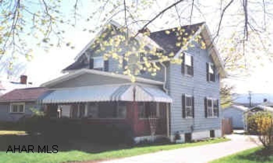 MOVE RIGHT IN!  PRIVATE FENCED IN YARD WITH DECK AND PATIO.  MODERN KITCHEN AND BATH.  SHARED DRIVEWAY.  OF STREET PARKING.