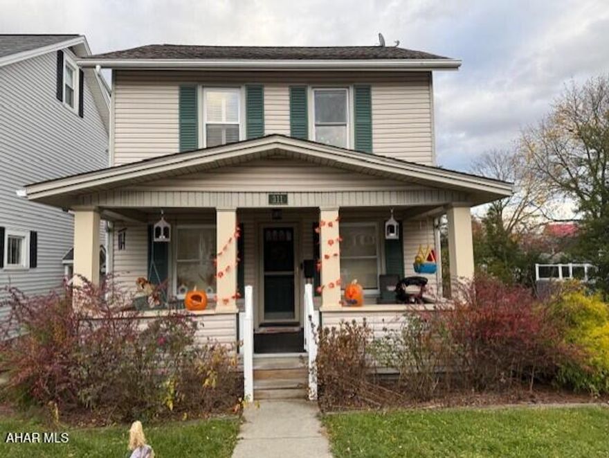 If you're a first-time homebuyer or downsizing, look no further than this charming 3-bedroom, 1 bath home in a quiet and friendly neighborhood. This home is close to schools, shopping and dining. Step inside and find a lovely floorplan, perfect for entertaining. French doors in the dining room lead to a generously sized deck great for relaxing and outdoor dining. Don't miss out on this one!!
Please allow 24hr notice for showings. May be able to accommodate shorter notice, please contact listing agent.