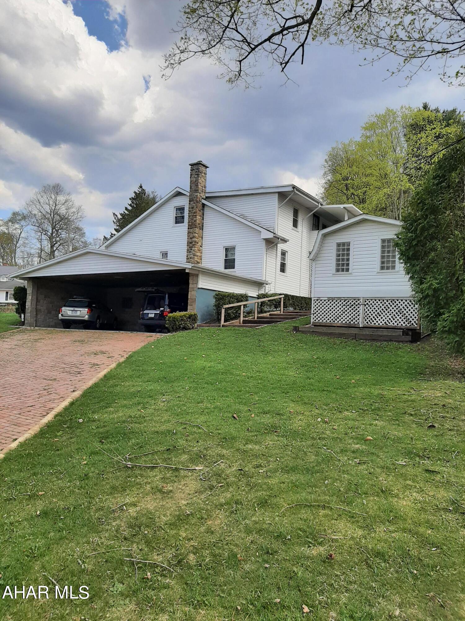 Mountain House Grounds - Residential