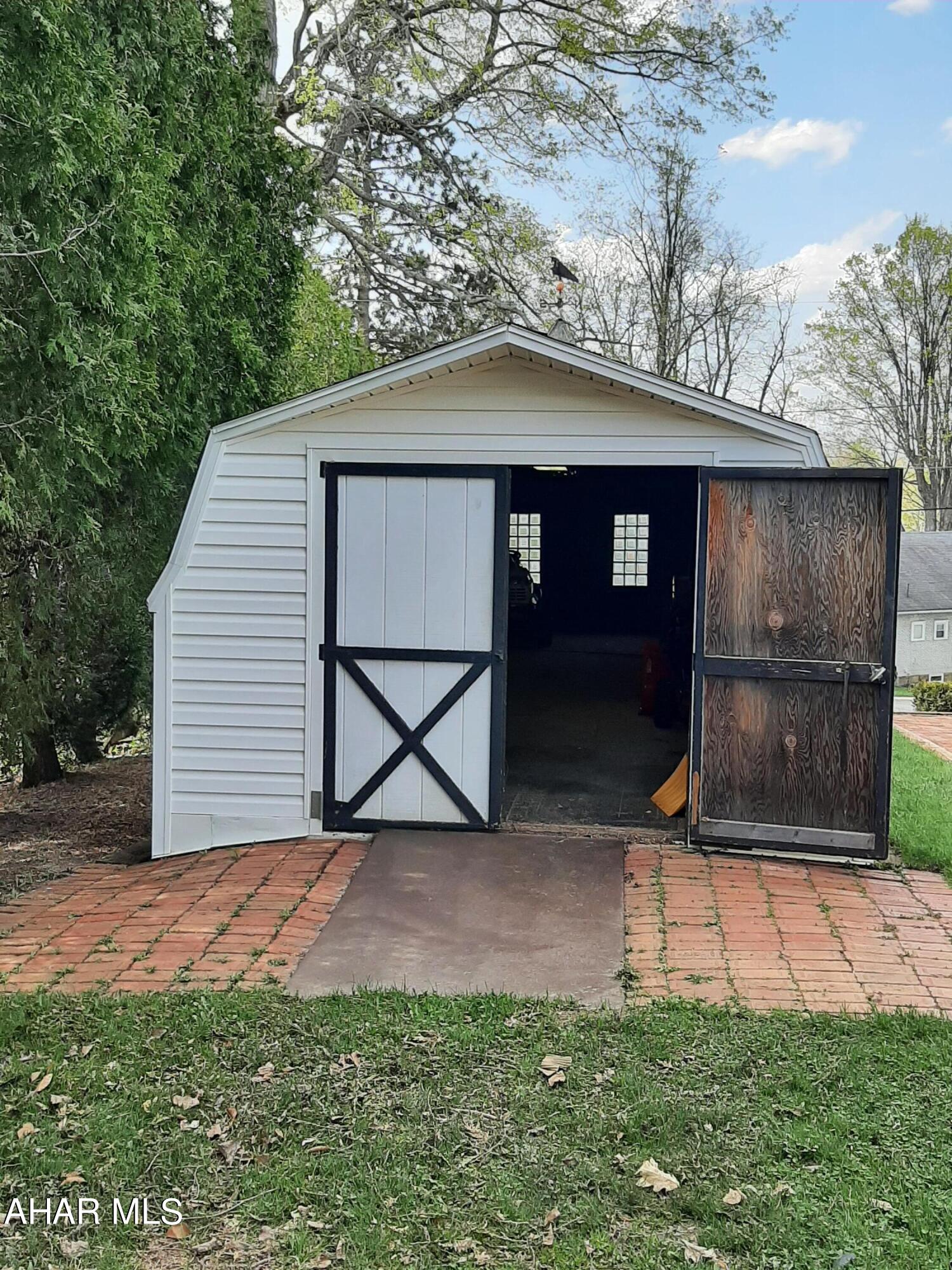 Mountain House Grounds - Residential