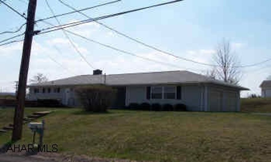 ranch house in a very well desirable developement. new vinyl sided, new windows, new roof.
