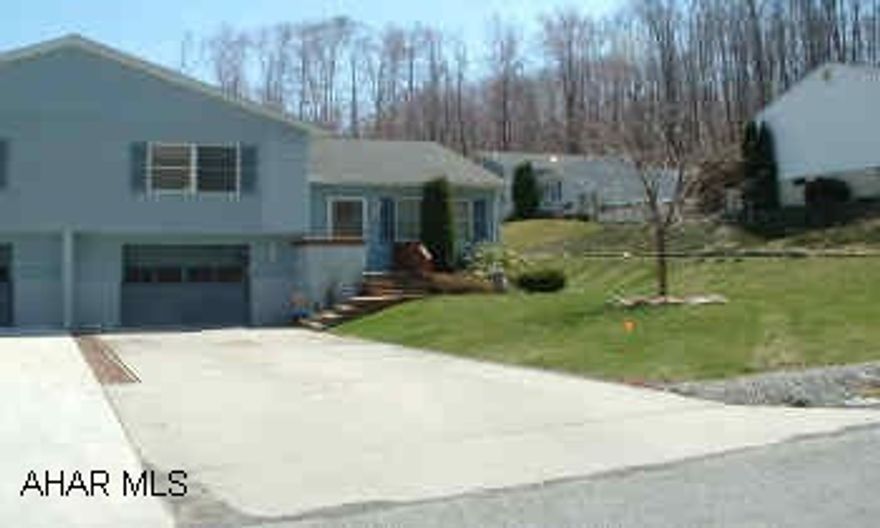 Absolutely immaculate!! Fabulous eat in kitchen Large master-finished basement electric heat $111 mo. for everything.