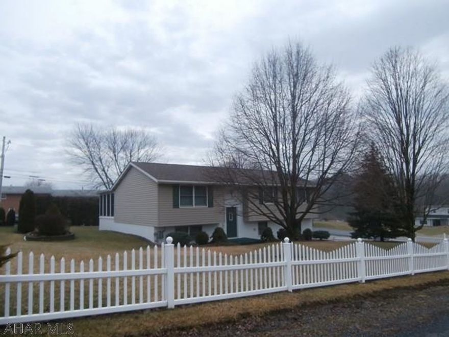 Beautiful Bi-Level home with great curb appeal. Beautiful cherry kitchen with appliances, large living room, bath includes ceramic floor, 16x16 sunroom addition with lots of windows for light, family and laundry/1/2 bath. Concrete drive and 2 car int garage. Invisible fencing for the dog!  This home is in as new condition with quality work being done by Eger Construction.