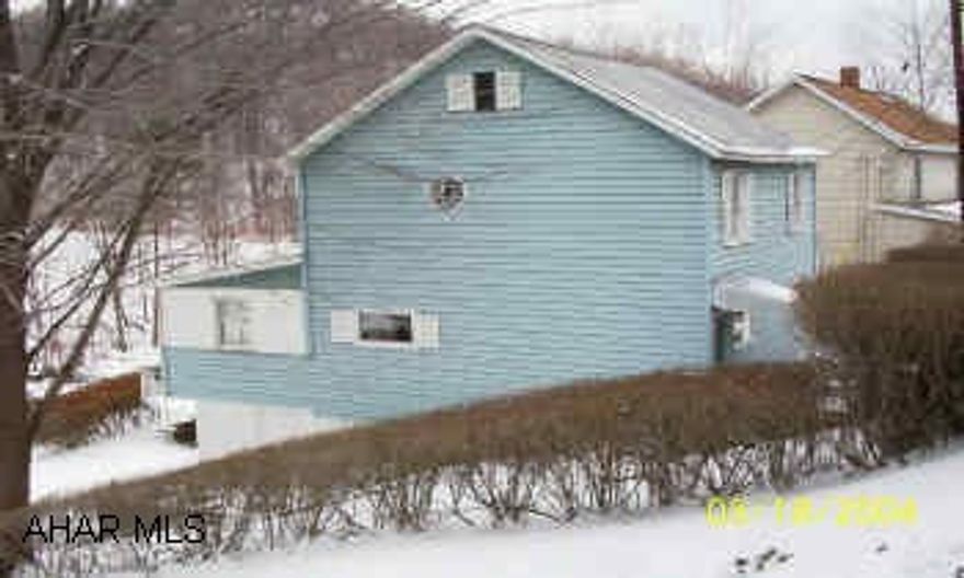 lot plus adjoing lot for parking applicance included