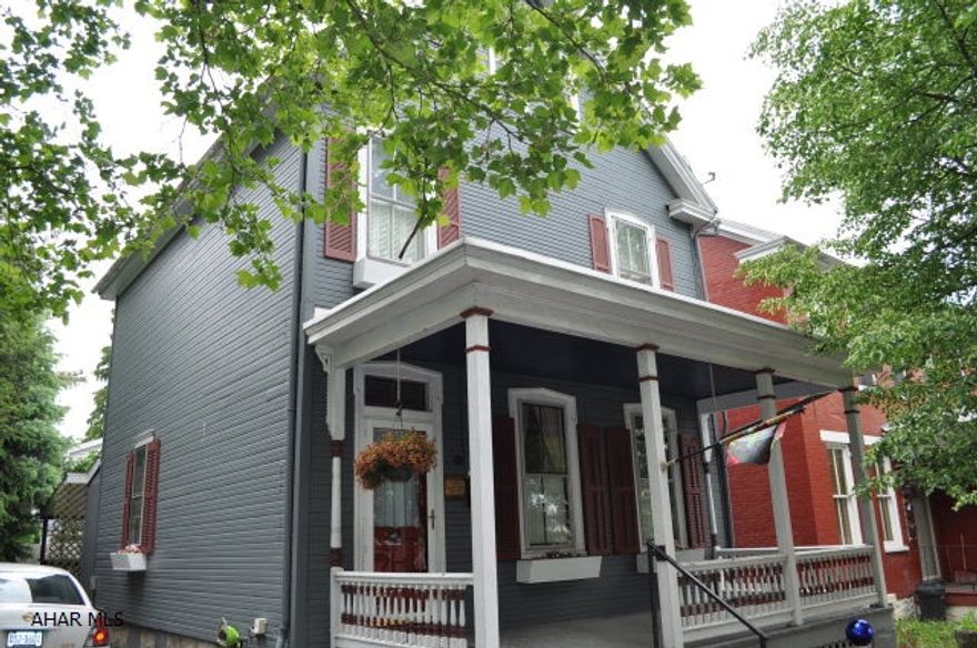 2.5 Story 3 Bedroom 1.5 Bath located in Hollidaysburg Borough. Features updated kitchen ceramic tile floors cherry cabinetry,formal dinning room crown molding 1.5 Bath on the 1st floor, a updated 2nd floor bath 8 X 9