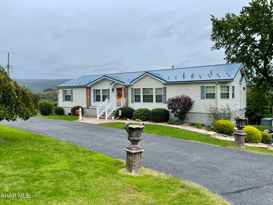 Come home just in time for the Holidays! Home has all the bells and whistles you were wanting with hard wood & porcelain tile, 2 gas fireplaces, solid wood throughout, underground dog fence, granite countertops, jetted tub, EIK, finished basement & a 2 car garage. 
This one story home features 3 br & 2 baths, formal dining room, an office, walk in master closet. Huge finished basement with plenty of storage. All appliances stay so just move in and start enjoying this beautiful and spacious home. Beautiful views come with this 100x120 corner lot with pull through drive and stamped concrete side walk. 
Call listing agent for your viewing right now!