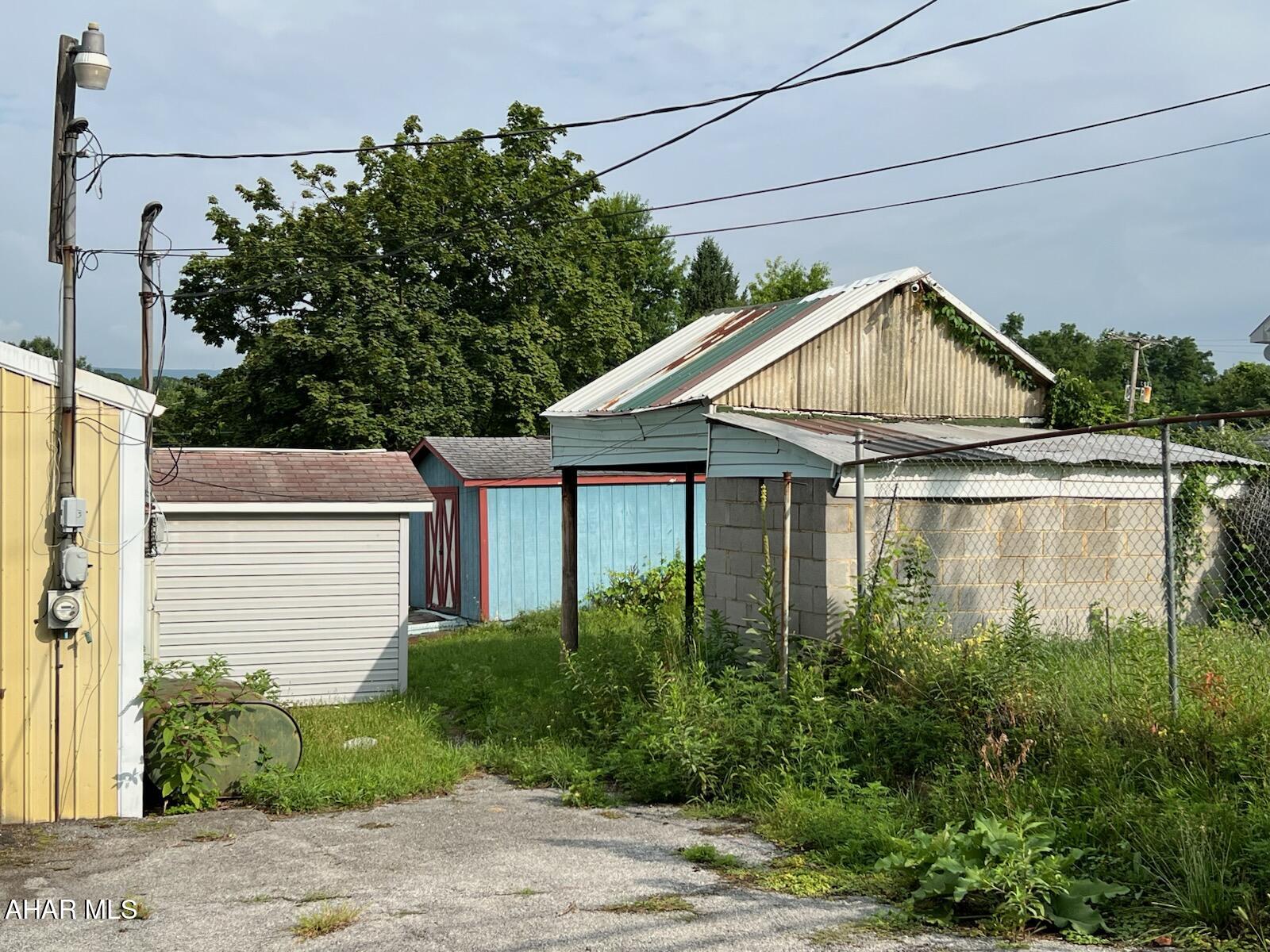 East End - Commercial Sale