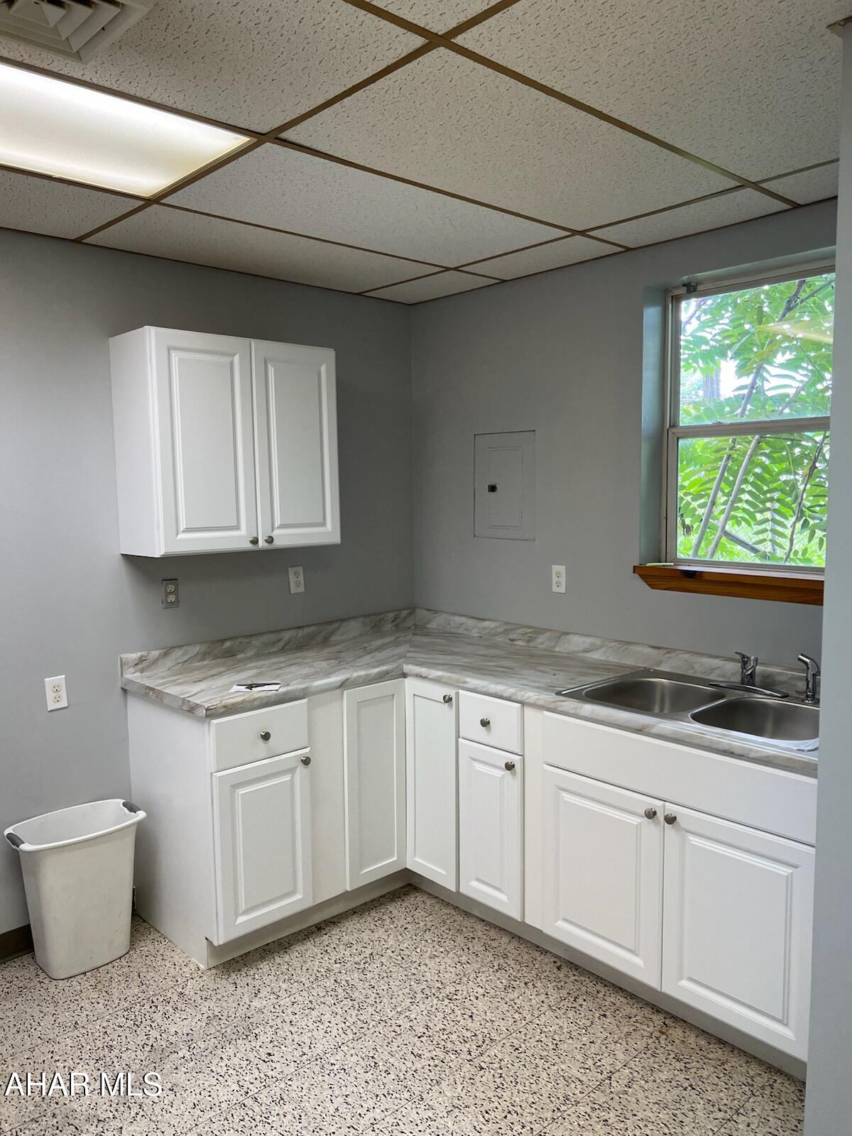 East End - Commercial Sale