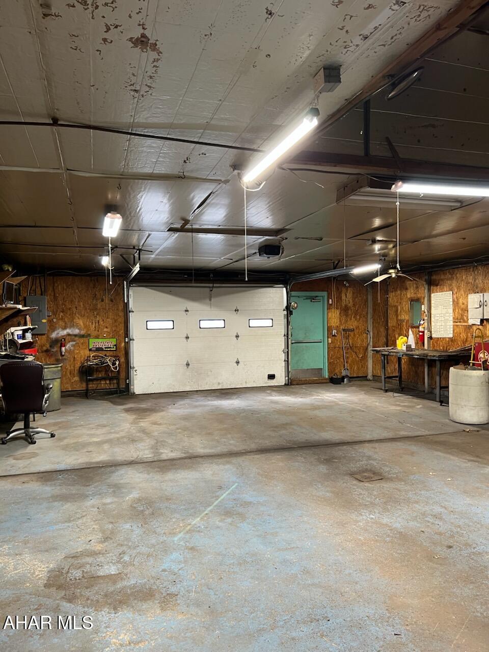 East End - Commercial Sale