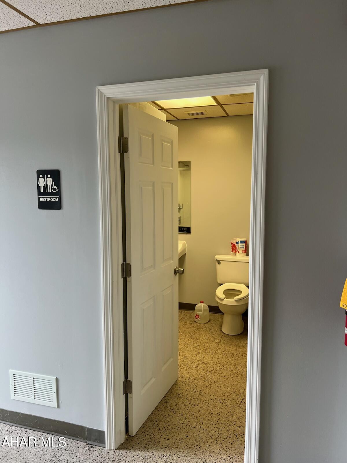 East End - Commercial Sale