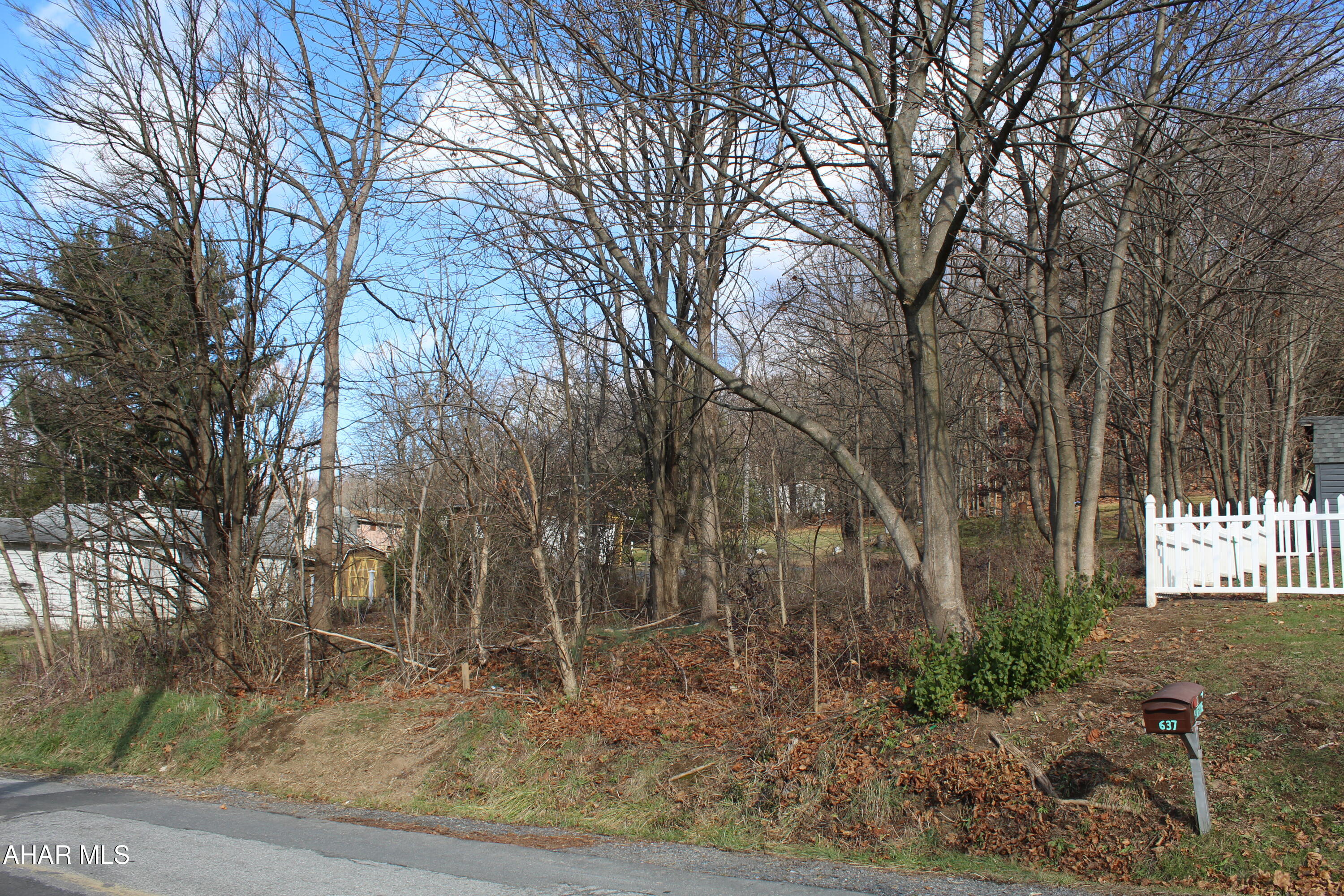 Lakemont - Commercial Sale